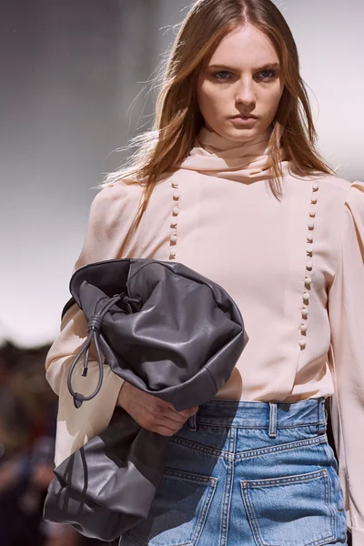 Look 68